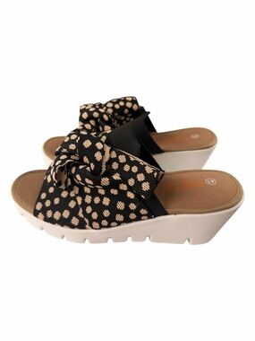 Bernie Mev. NY Venti Freesia Women’s Open Toe Wedge Heel Bisque Polkadots 41